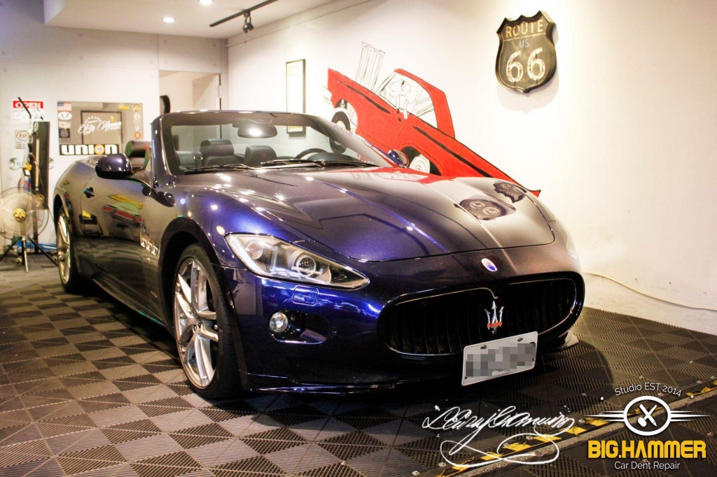 Maserati GranTurismo Sport 車門角線凹痕修理