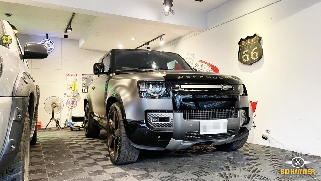 Land Rover Defender V8  車門一條凹痕修復