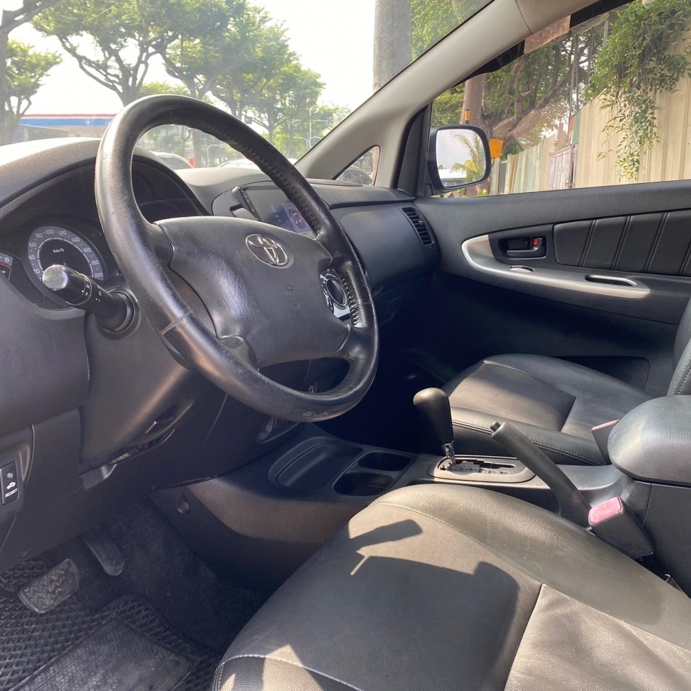 2013  toyota  innova  2.0L