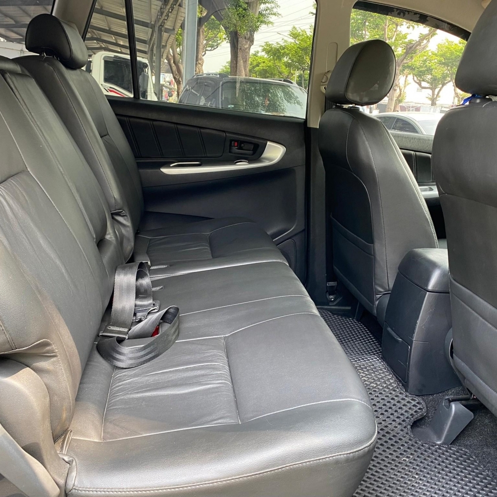 2013  toyota  innova  2.0L