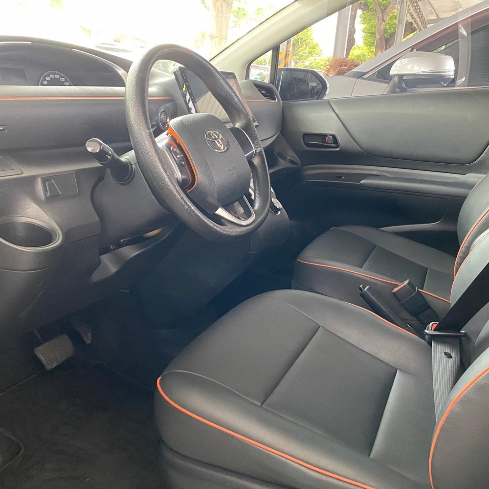 Toyota  SIENTA  2020年 1.8L  5人座