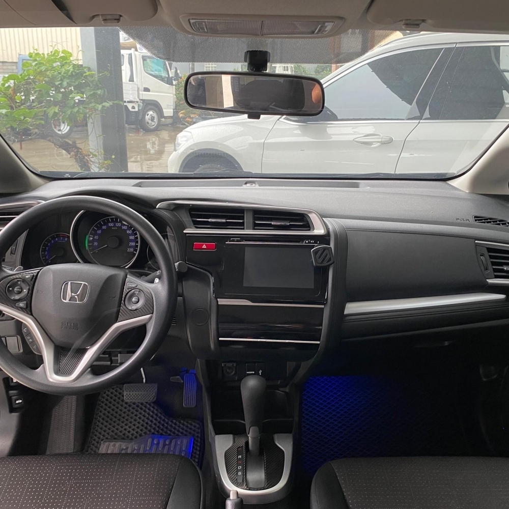 2015  Honda  fit 1.5L