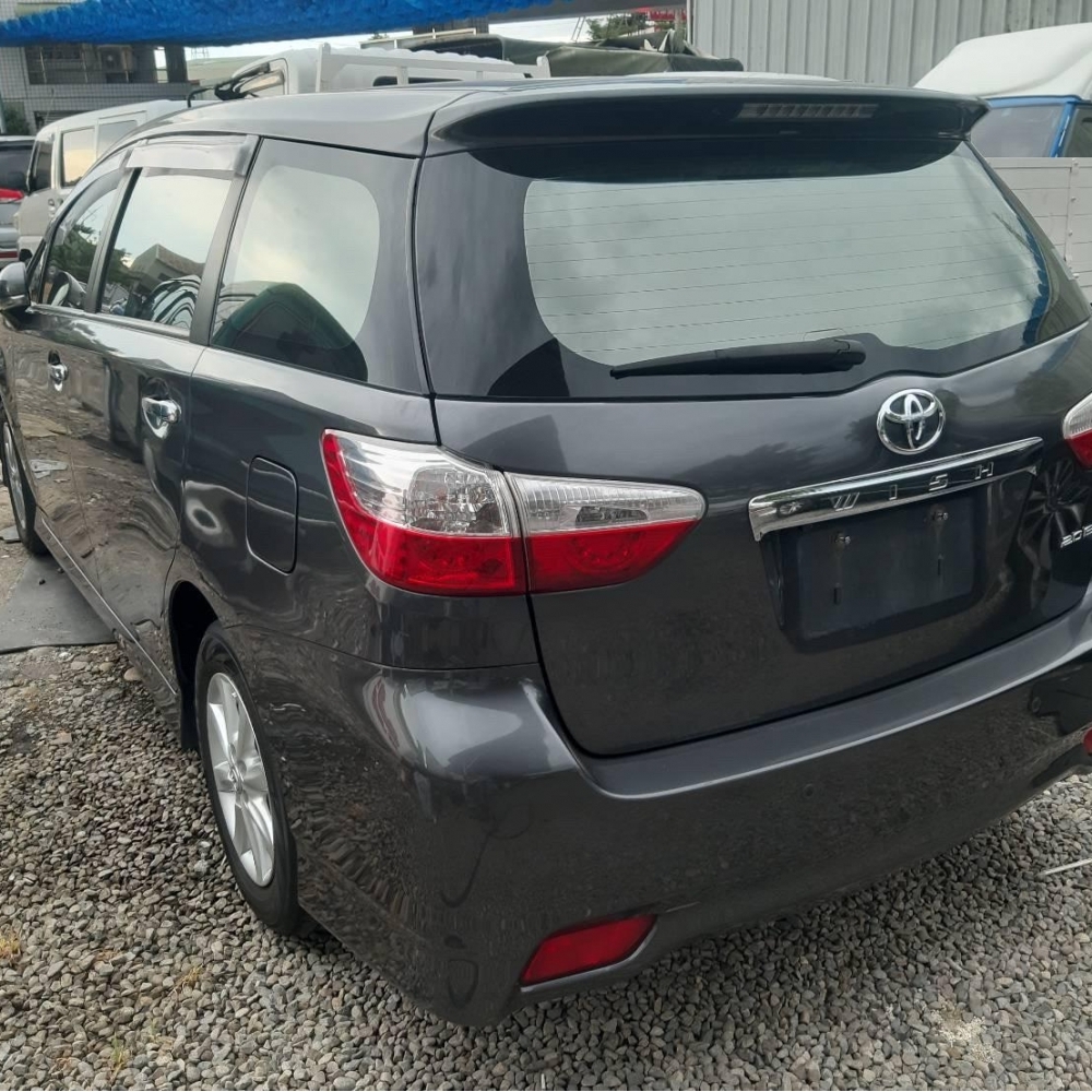 2011  Toyota  wish  2.0L