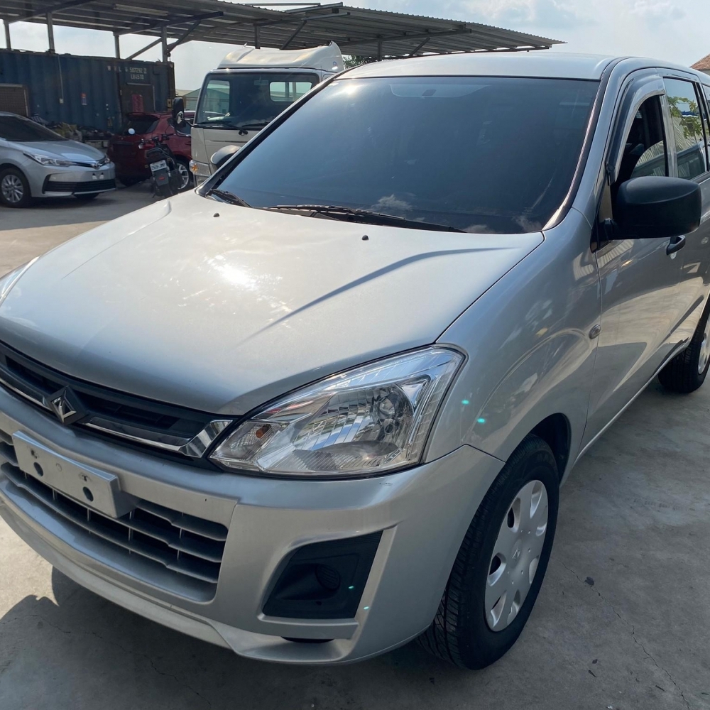 2018  Mitsubishi   Zinger  2.4L