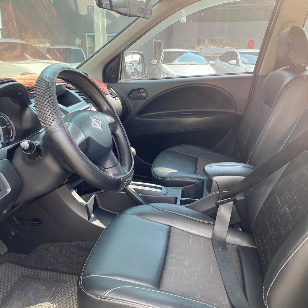 2018  Mitsubishi   Zinger  2.4L