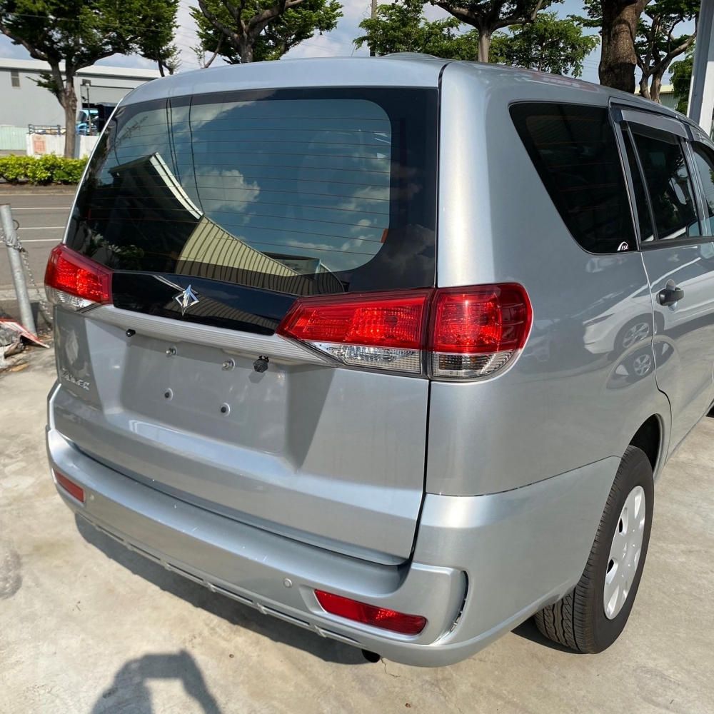 2018  Mitsubishi   Zinger  2.4L