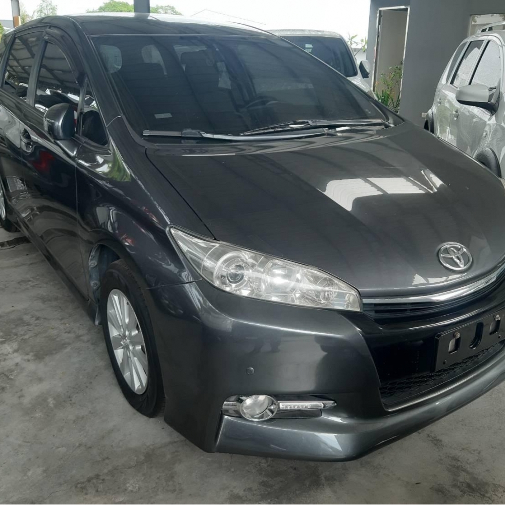 2016  Toyota  wish  2.0L