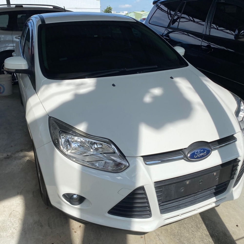 2013  Ford  focus  5D  1.6L