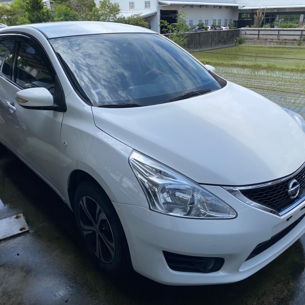 2014  Nissan   Tida  5門 