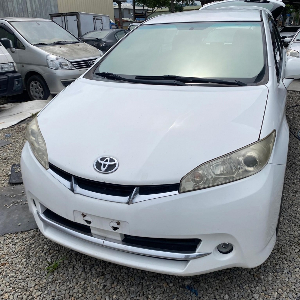 2011  Toyota  wish  2.0L