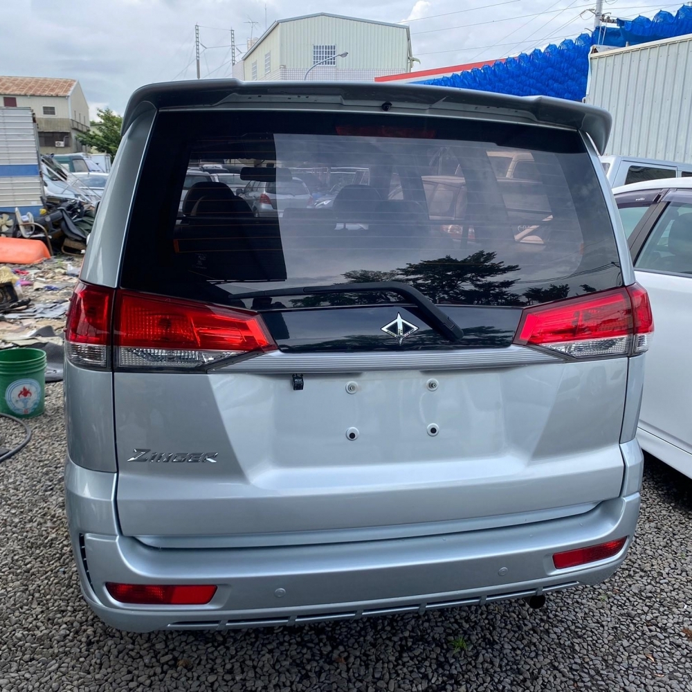 2019  中華  Zinger  2.4L 