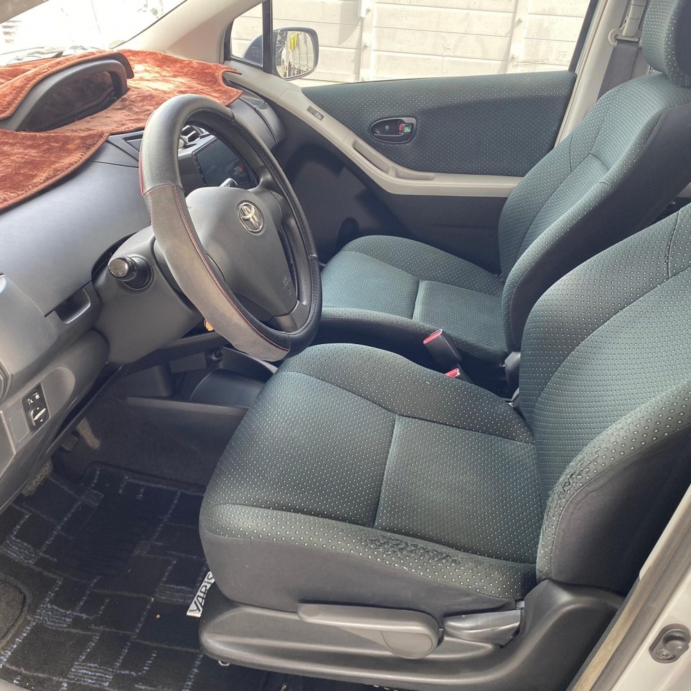 Toyota  Yaris  2009  1.5L.   安全氣囊  安卓機  倒車顯影