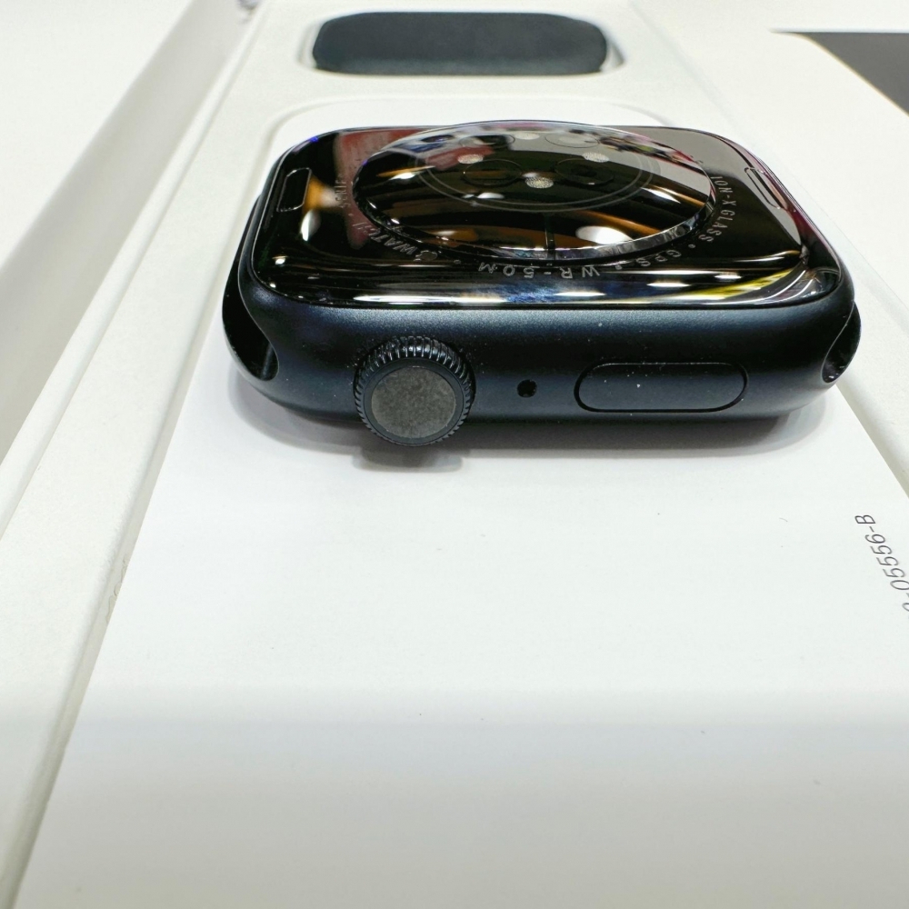 Apple Watch 8 45MM 午夜黑鋁金屬錶 客戶戴不習慣 只戴幾次