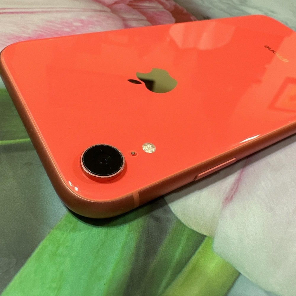 IPhone XR 64G  橘色 換過電池 無盒裝有配件