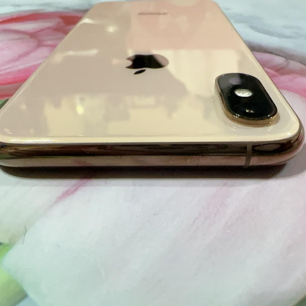 IPhone Xs 64G  金色 電池100% 無盒裝有配件