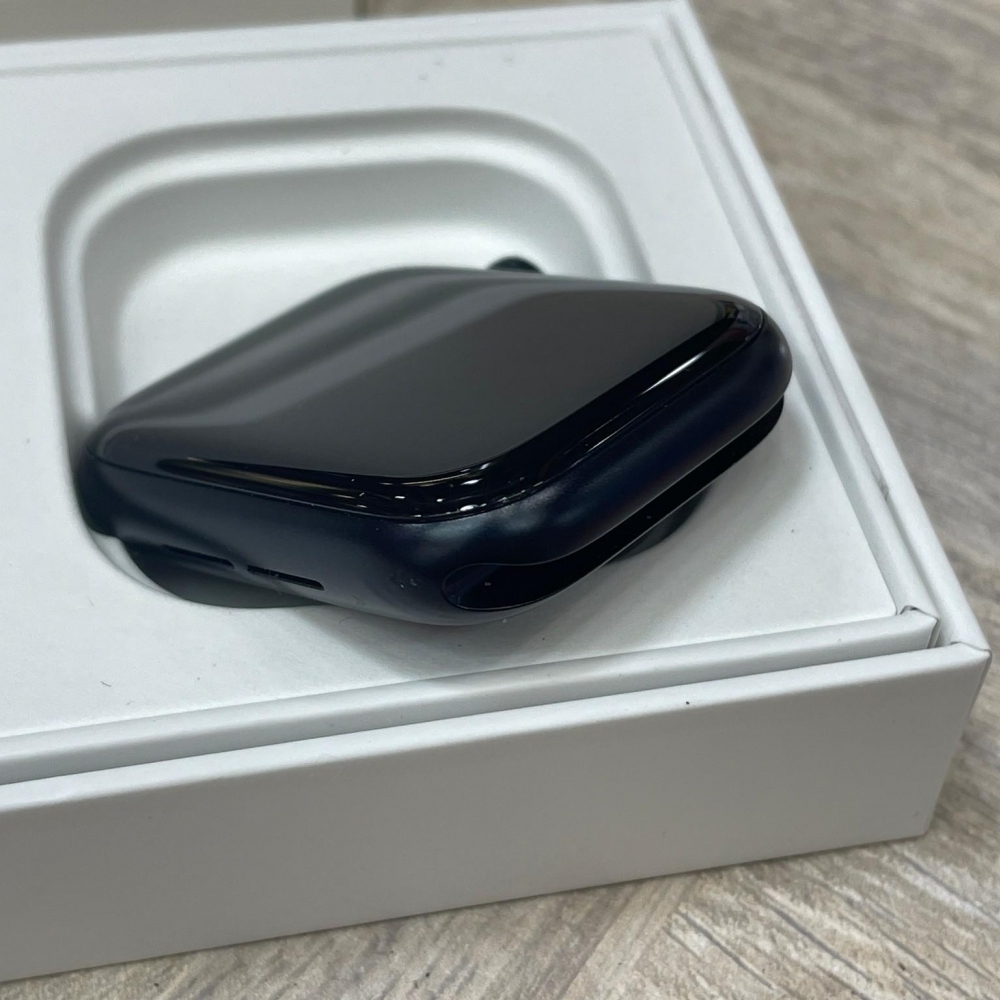 Apple watch SE2 44mm 有盒裝有配件 保固到2024/05