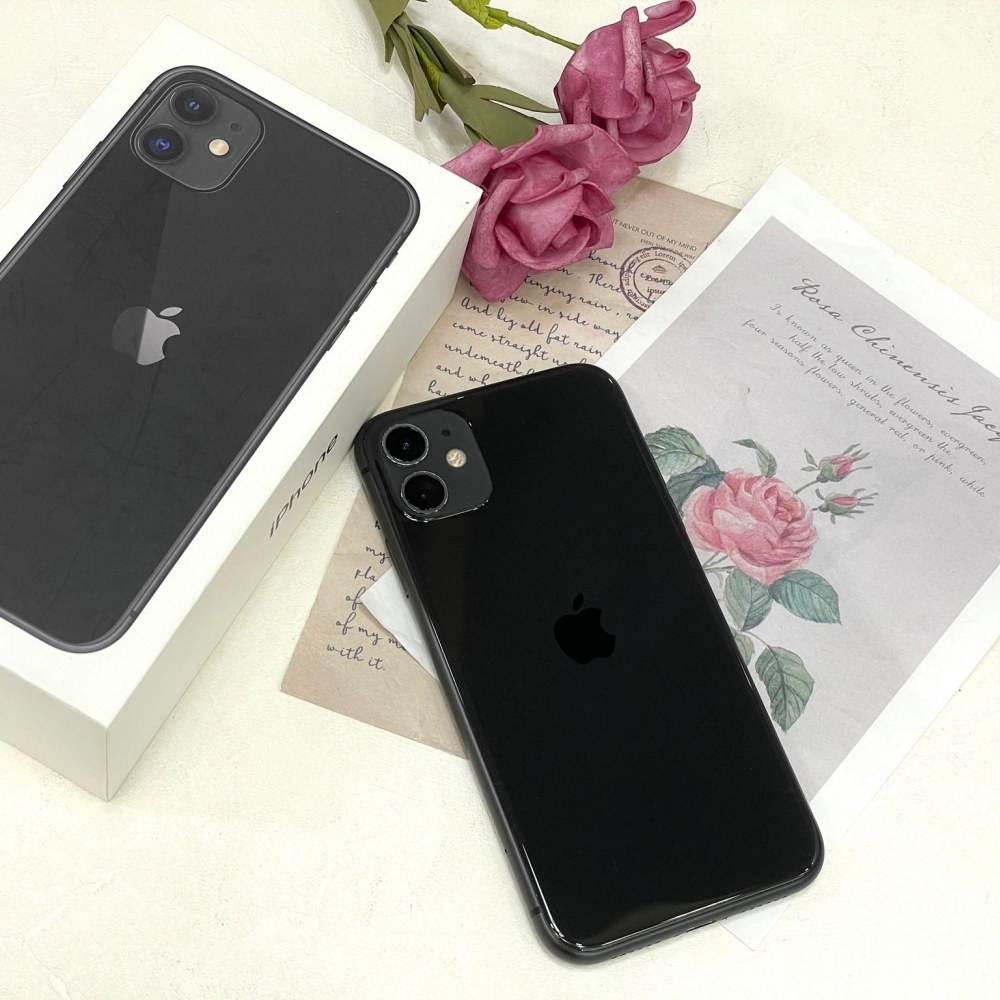 IPhone 11 64G 黑 電池100% 換過原廠螢幕 有盒裝 有配件