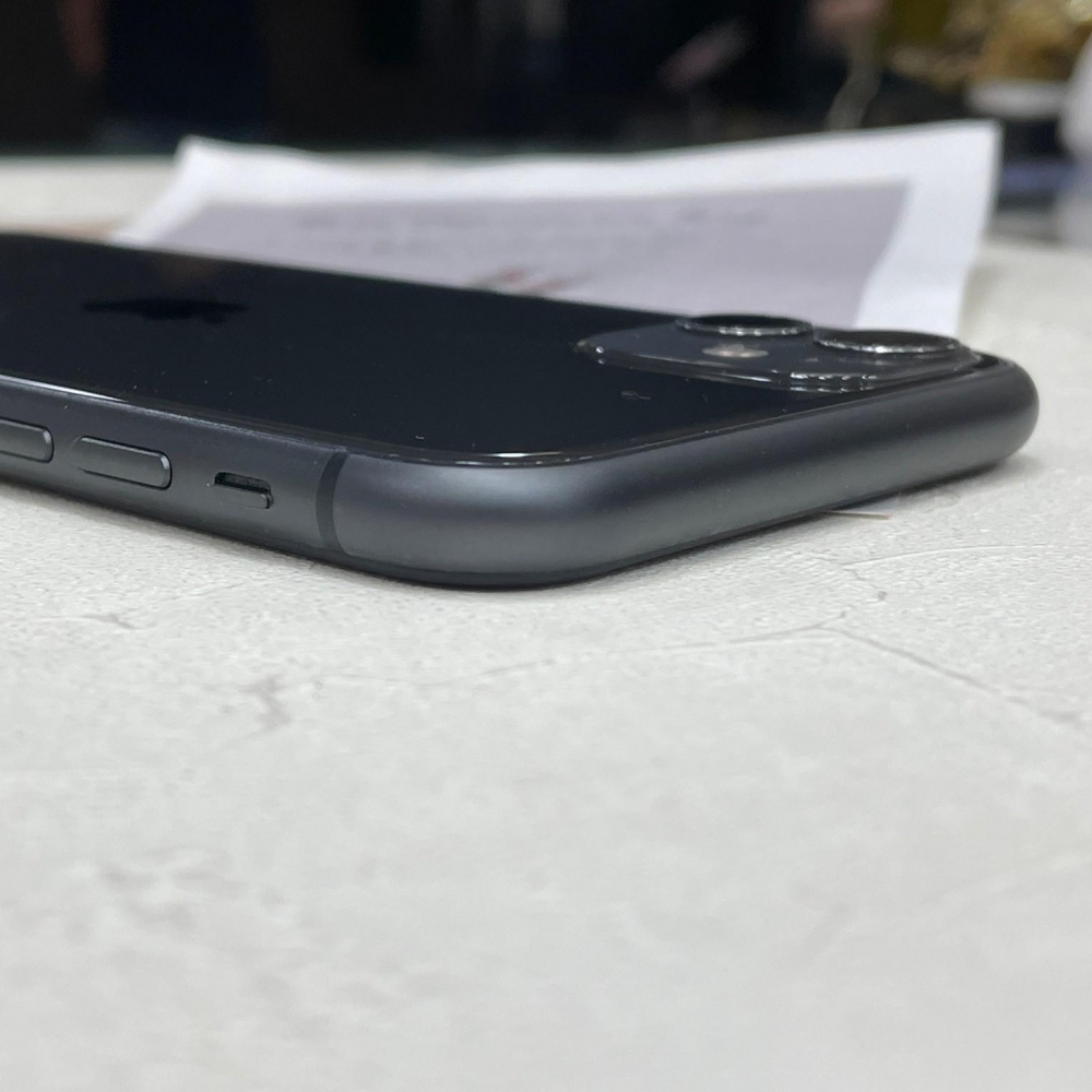 IPhone 11 64G 黑 電池100% 換過原廠螢幕 有盒裝 有配件