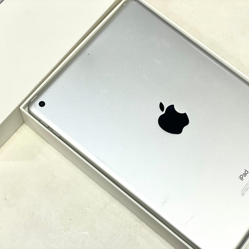 iPad 6 128G 2018版本 電池92% 有盒裝 有配件 小傷