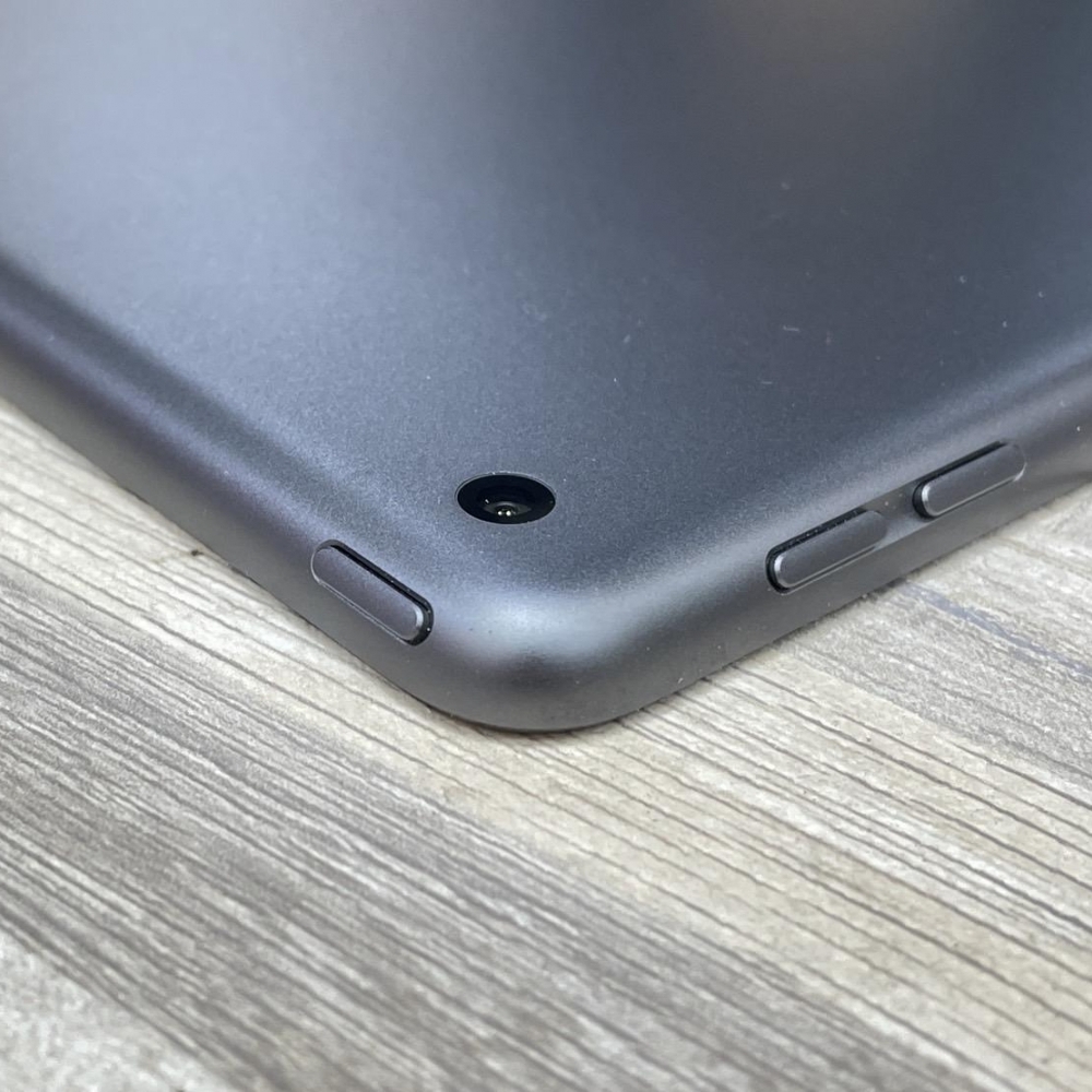 Ipad 9 64G 黑 展示機 電池100% 循環30次 有盒裝 有配件