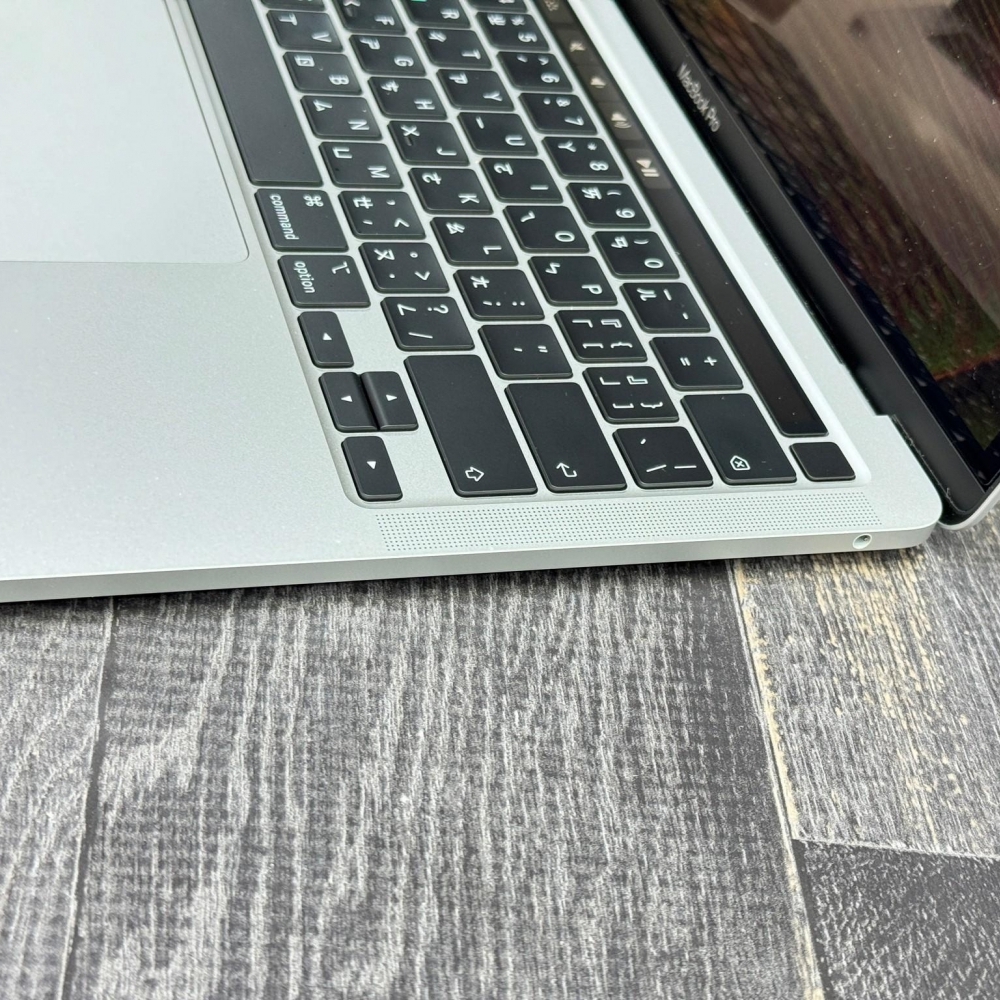 Apple MacBook Pro / 13吋 / M2晶片 / 8核心CPU / 10核心GPU 