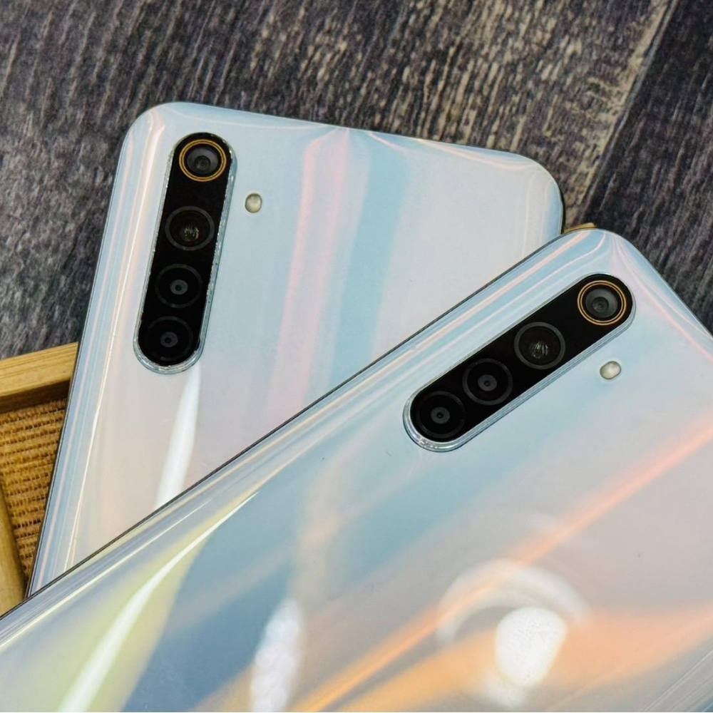 realme 6 (8+128G) 藍 現貨兩隻 無盒裝 有配件