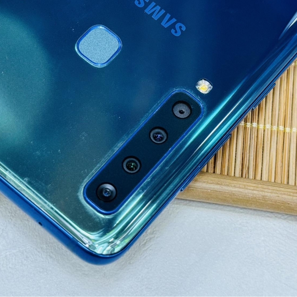 SAMSUNG Galaxy A9 2018 (6+128G) 藍 無盒裝有配件 