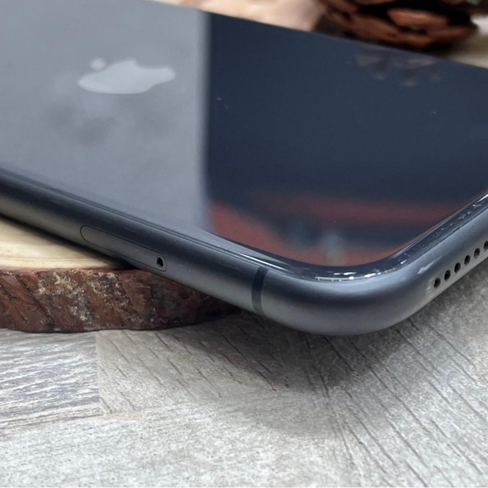 iPhone 11 128G 黑 副廠電池100%  使用痕跡 有盒裝有配件