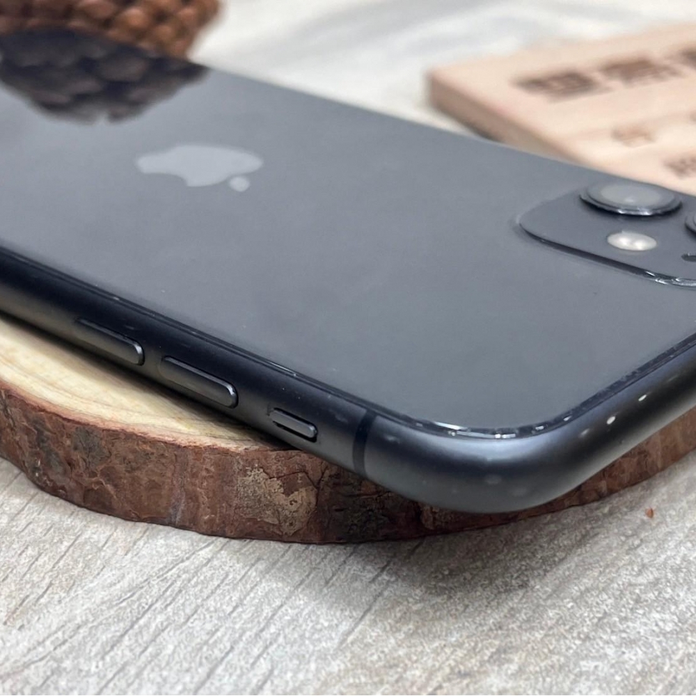 iPhone 11 128G 黑 副廠電池100%  使用痕跡 有盒裝有配件