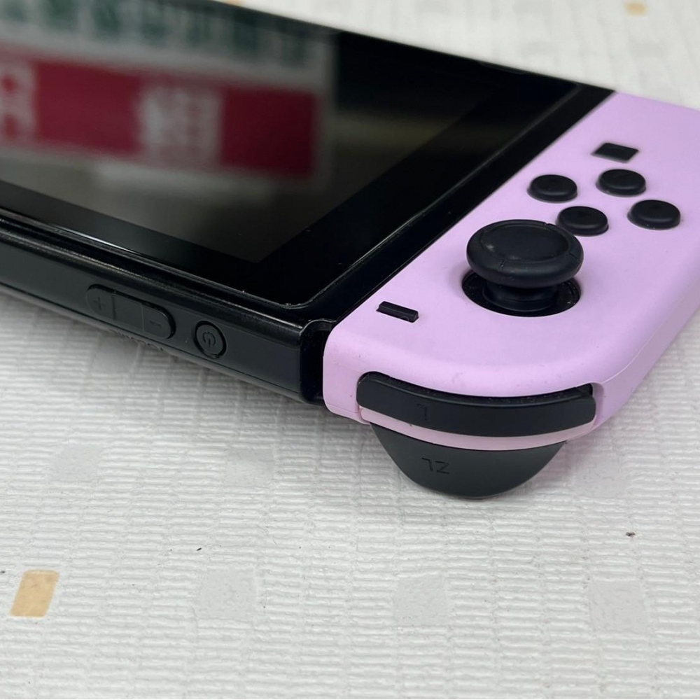 Switch 主機 電力加強版＋４片遊戲卡帶＋副廠搖桿一組 整套一起買 超划算 無盒裝有配件