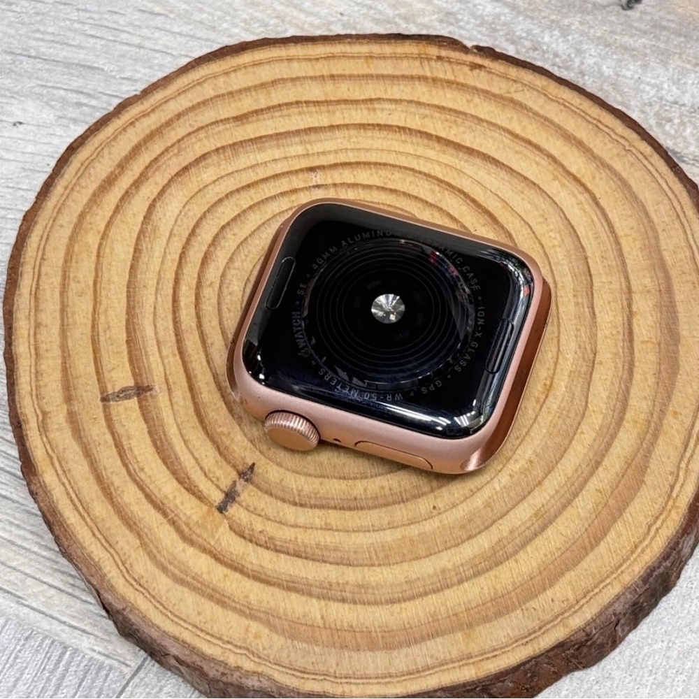 Apple Watch SE 40mm GPS版 玫瑰金 電池89% 有盒裝有配件